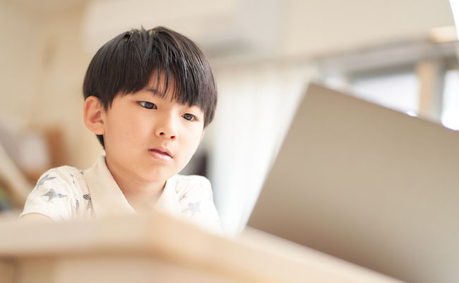 プログラミングを通じて様々なスキルを学ぶことができます。子供にとって大切な「課題解決能力」・「コミュニケーション力」といったスキルを磨くことができます。